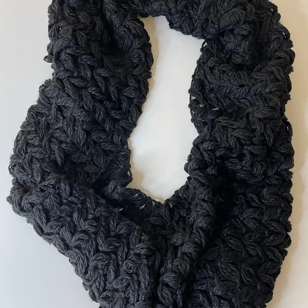 Infinity Loop Scarf - Picture 2 of 3